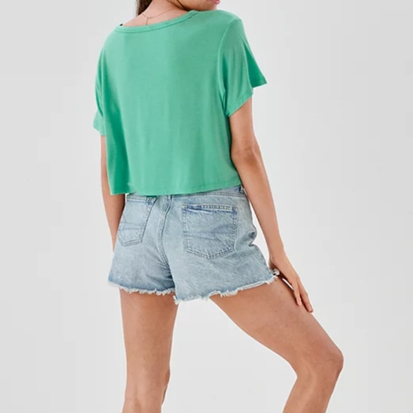 🌞2 for 15! AEO crop top - Picture 3 of 9
